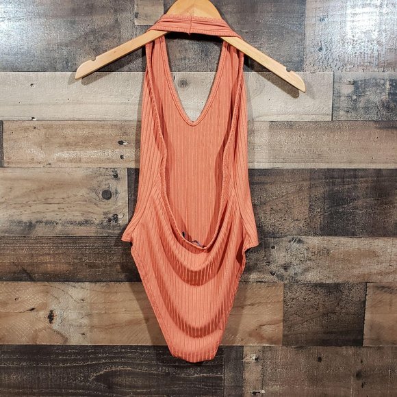 Nasty Gal ribbed halter v-neck bodysuit - Picture 6 of 8